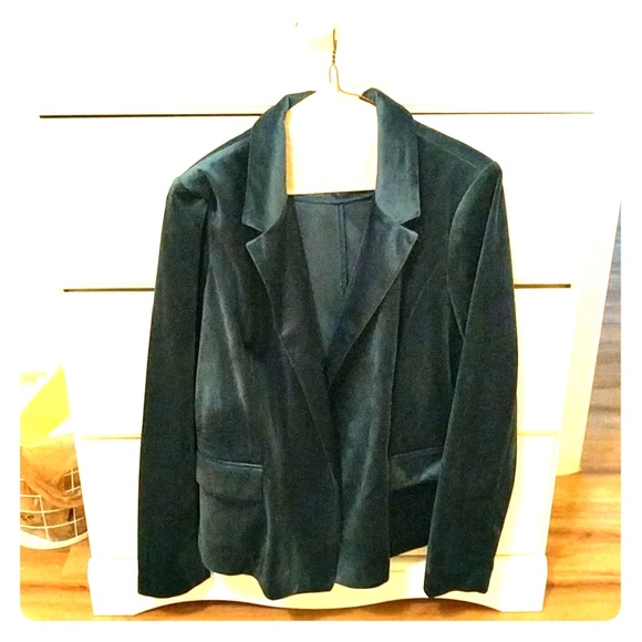 Forever 21 Jackets & Blazers - Emerald / teal Forever 21 velvet blazer